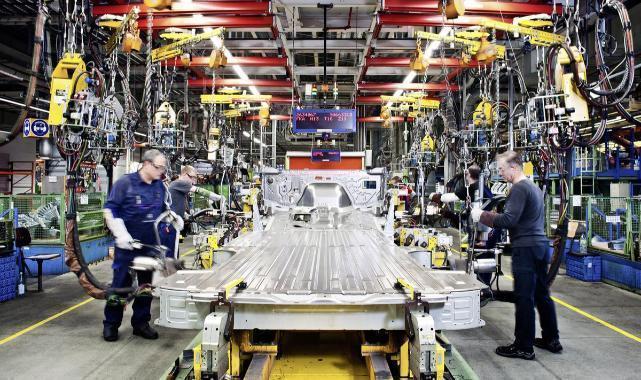 Almanya’da fabrika siparişleri büyük savunma siparişleriyle ekimde arttı